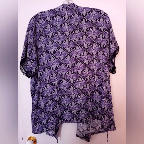 Joe Fresh Short night Robe (missing belt) - Picture 2 of 4